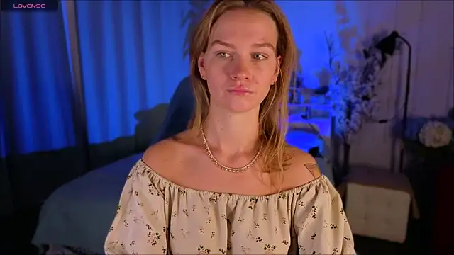 Snapshot of Crystal_Kris chatting on February 2026 05:39:02 AM Crystal Kris online show from February 2026 05:39:02 AM