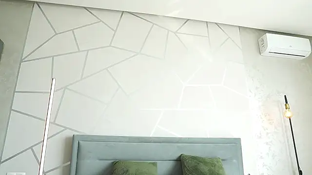 DollyV online show from April 2026 01:41:02 PM