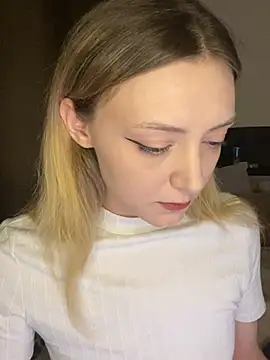 Leecey online show from March 2026 09:29:02 PM