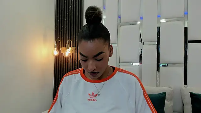 Snapshot of _luna_rossee_ chatting on March 2026 09:43:02 PM luna rossee online show from March 2026 09:43:02 PM