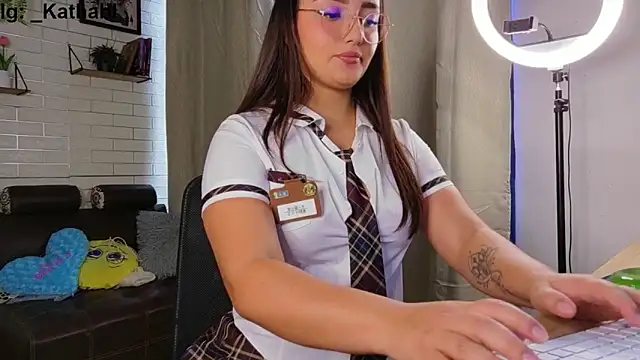 Catalu x online show from April 2026 06:10:01 PM