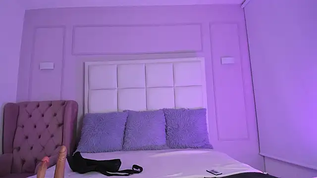 Snapshot of LiaJohnnson_ chatting on March 2026 04:36:02 AM LiaJohnnson online show from March 2026 04:36:02 AM