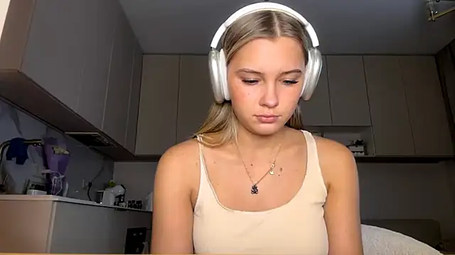 Snapshot of SeveralDip chatting on February 2026 01:22:01 PM SeveralDip online show from February 2026 01:22:01 PM