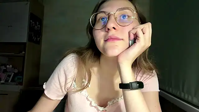 Snapshot of Miaaa_Moon chatting on July 2026 07:46:01 PM Miaaa Moon online show from July 2026 07:46:01 PM