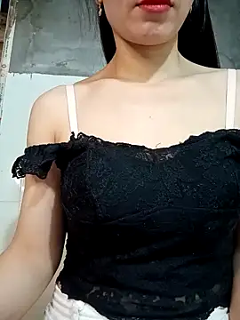 Snapshot of Vyvvyy69 chatting on February 2026 02:06:02 AM Vyvvyy69 online show from February 2026 02:06:02 AM