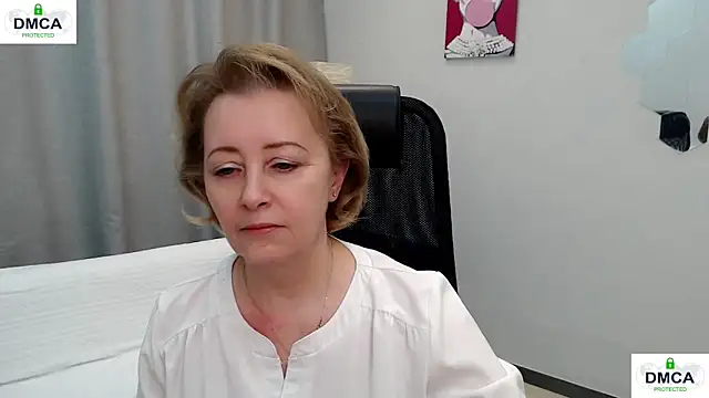 Snapshot of MONA_W chatting on February 2026 11:44:02 AM MONA W online show from February 2026 11:44:02 AM