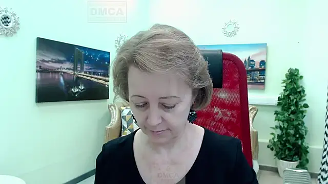 MONA W online show from April 2026 11:05:01 AM