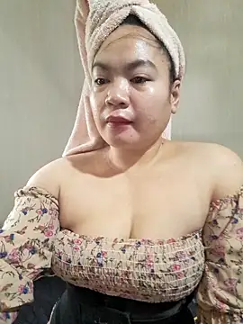 Snapshot of Zyramae_25 chatting on May 2026 06:30:01 AM Zyramae 25 online show from May 2026 06:30:01 AM
