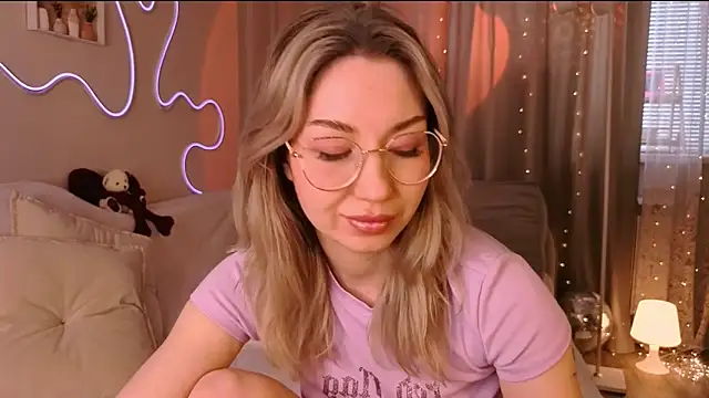 lusciousslily online show from March 2026 07:12:01 AM