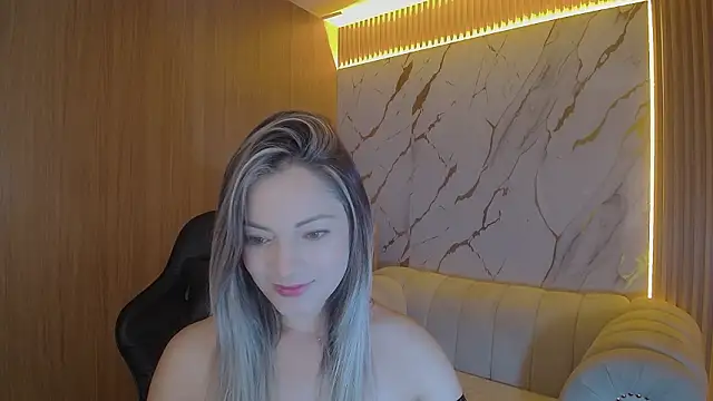 Snapshot of sofia_nova_tf chatting on February 2026 01:38:02 PM sofia nova tf online show from February 2026 01:38:02 PM