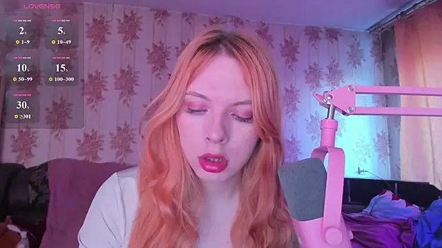 Snapshot of Cutie_Bambi chatting on June 2026 12:07:02 PM Cutie Bambi online show from June 2026 12:07:02 PM