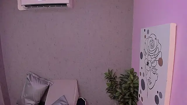 lil miia online show from March 2026 07:19:01 PM