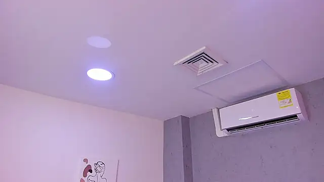 lil miia online show from April 2026 07:07:02 PM