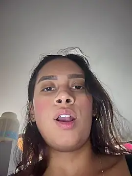 Snapshot of LunaHeat chatting on February 2026 03:01:01 PM LunaHeat online show from February 2026 03:01:01 PM