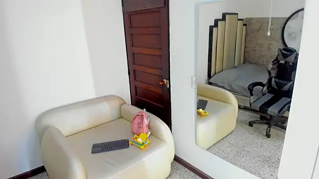 Snapshot of Philipp-Jones chatting on February 2026 01:21:01 PM Philipp-Jones online show from February 2026 01:21:01 PM