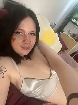 Snapshot of AuraShift chatting on February 2026 10:12:01 AM AuraShift online show from February 2026 10:12:01 AM