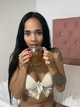 Snapshot of Maria_x_Alejandra chatting on February 2026 03:57:02 AM Maria x Alejandra online show from February 2026 03:57:02 AM