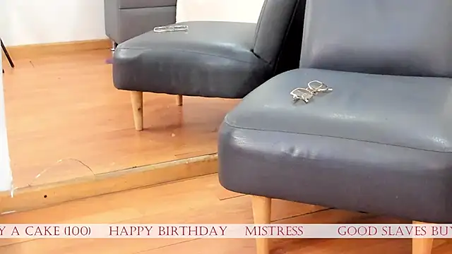 Snapshot of Oliviia_williams chatting on February 2026 11:32:02 AM Oliviia williams online show from February 2026 11:32:02 AM