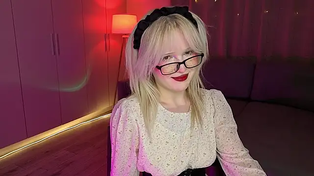 Snapshot of Mary_Piersen chatting on March 2026 05:19:01 AM Mary Piersen online show from March 2026 05:19:01 AM