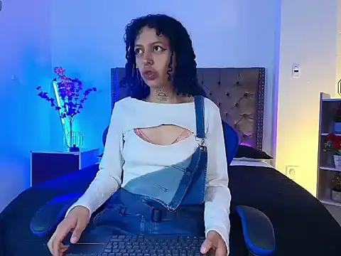 HannahBlue  online show from February 2026 12:24:02 PM