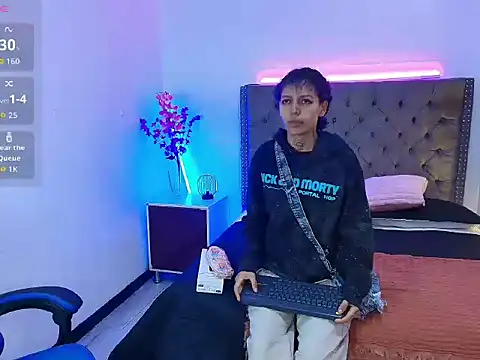 HannahBlue  online show from March 2026 12:11:01 PM