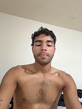 Snapshot of its_alejandro27 chatting on April 2026 08:11:02 PM its alejandro27 online show from April 2026 08:11:02 PM
