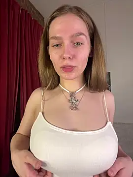 MyKittySayMeow online show from April 2026 08:33:01 PM