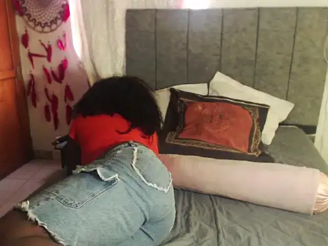 Snapshot of karlaebony chatting on February 2026 06:15:01 PM karlaebony online show from February 2026 06:15:01 PM