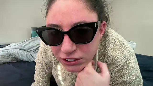 Snapshot of mr_mrs_glitter chatting on January 2026 08:29:01 PM mr mrs glitter online show from January 2026 08:29:01 PM