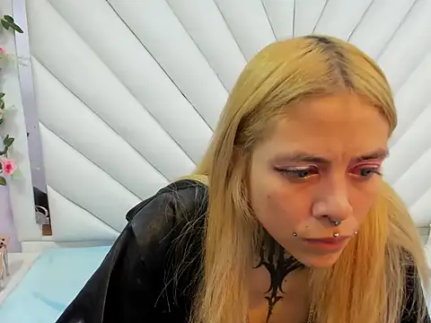 Dakota Angell  online show from February 2026 03:00:02 AM