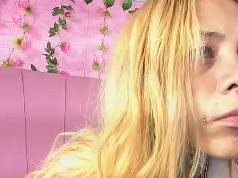 Dakota Angell  online show from May 2026 02:28:01 AM