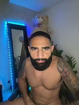 Lucius40 online show from April 2026 11:21:02 PM