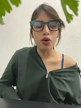 Snapshot of romyamo chatting on February 2026 01:57:02 AM romyamo online show from February 2026 01:57:02 AM