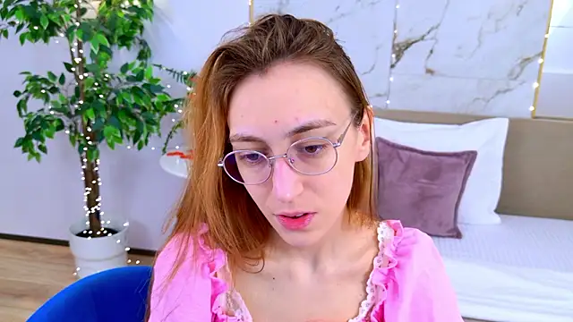 Snapshot of LeyaAtwood chatting on February 2026 05:15:01 AM LeyaAtwood online show from February 2026 05:15:01 AM