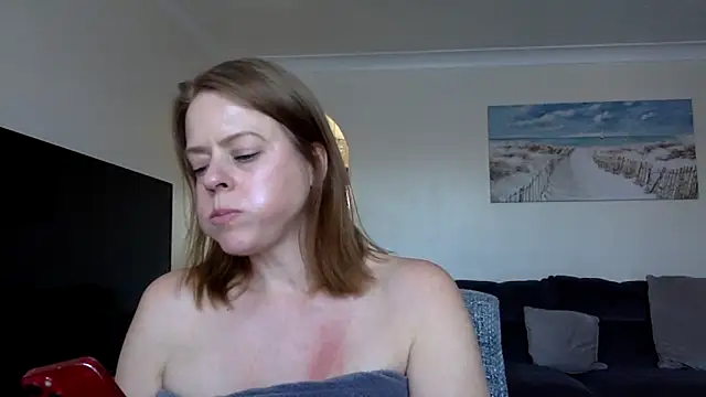 Snapshot of ElizabethArden42- chatting on April 2026 03:38:02 PM ElizabethArden42- online show from April 2026 03:38:02 PM