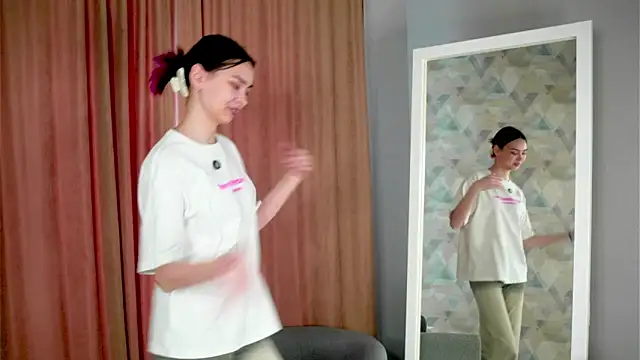 Snapshot of EddieChery chatting on February 2026 09:52:02 AM EddieChery online show from February 2026 09:52:02 AM