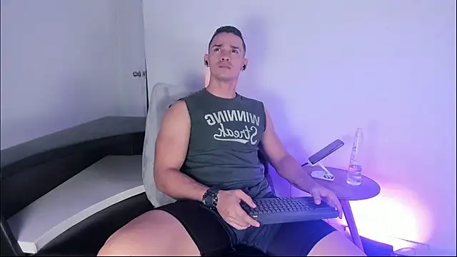 CRISTHIAN WOLF1 online show from May 2026 08:16:02 PM