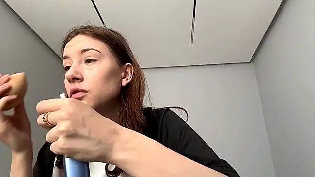 Snapshot of SofiaBlumer chatting on February 2026 05:11:02 AM SofiaBlumer online show from February 2026 05:11:02 AM