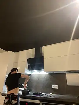 Just-Lilly online show from April 2026 10:45:02 PM