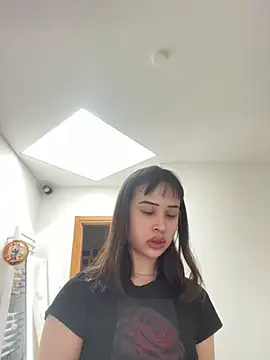 Just-Lilly online show from April 2026 02:32:02 PM