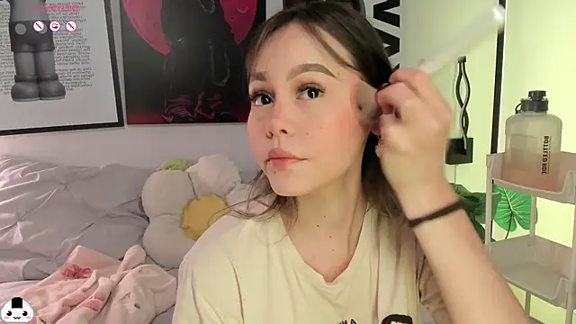 Hey lucy   online show from April 2026 11:37:02 AM