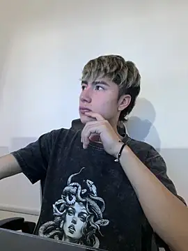 Snapshot of AlexanderCollman2 chatting on April 2026 03:24:02 AM AlexanderCollman2 online show from April 2026 03:24:02 AM