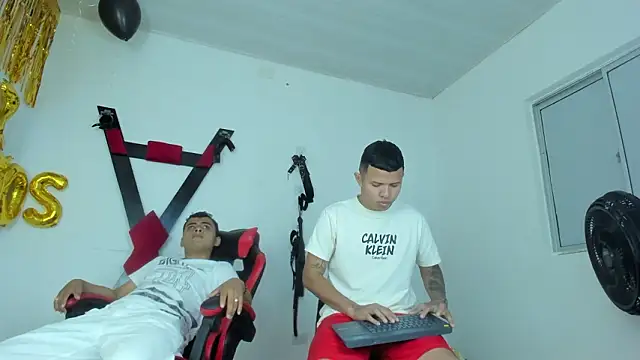 Snapshot of Steven_and_Camilo18 chatting on February 2026 11:59:01 AM Steven and Camilo18 online show from February 2026 11:59:01 AM