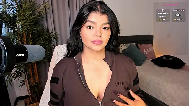 moonhelen online show from March 2026 11:11:01 PM