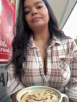 moonhelen online show from March 2026 10:20:01 PM