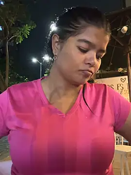 Snapshot of moonhelen chatting on May 2026 01:57:02 AM moonhelen online show from May 2026 01:57:02 AM