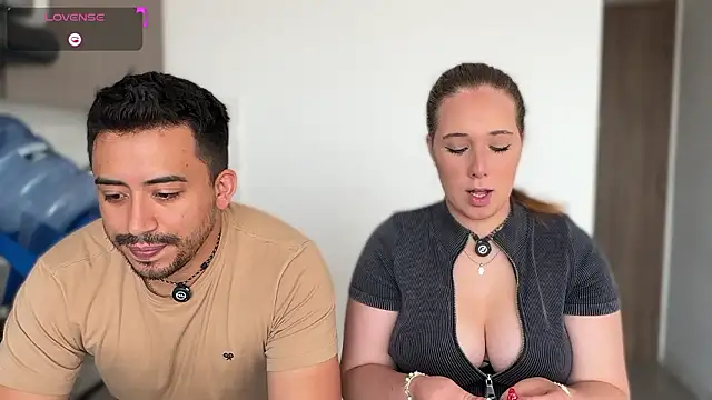 Snapshot of Sofii_n_Diego chatting on February 2026 09:19:02 PM Sofii n Diego online show from February 2026 09:19:02 PM