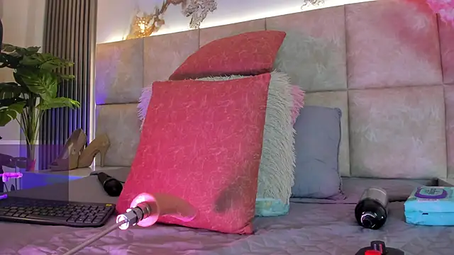 EmmaLovve online show from March 2026 02:37:01 AM