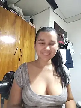 Snapshot of Merliah_1 chatting on June 2026 04:59:01 PM Merliah 1 online show from June 2026 04:59:01 PM