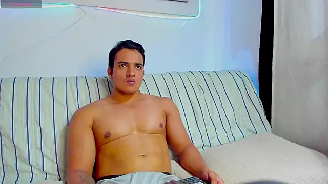 jhon nicolas online show from February 2026 08:07:01 PM